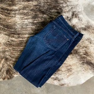 Women’s DoJos  7 for all Mankind (ripped)